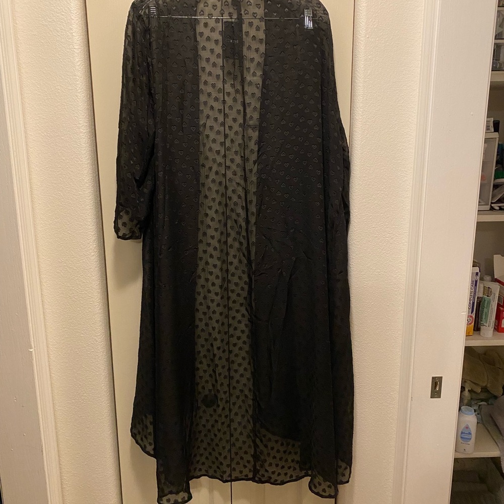 Torrid Sheer Heart Kimono (14/16, 1, 1X)